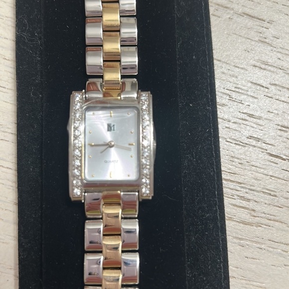 Matissima Two Tone Watch with accents & New Battery - Picture 2 of 5